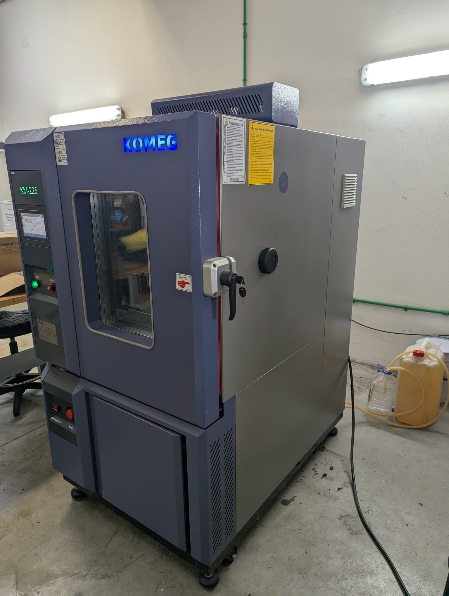 KOMEG KMH-225L temperature and humidity test chamber for sale, year 2021, three-quarter view in the A-Elektronik R&D lab in Zagreb, Croatia